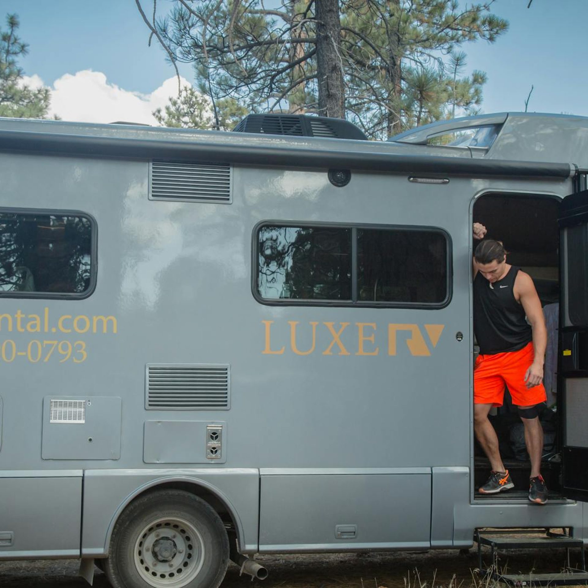 pexels-luxe-rv-rental-15422157